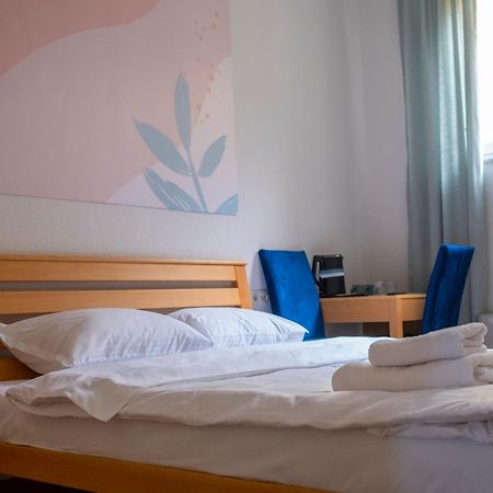 Mint Hotel Prizren Phòng bức ảnh