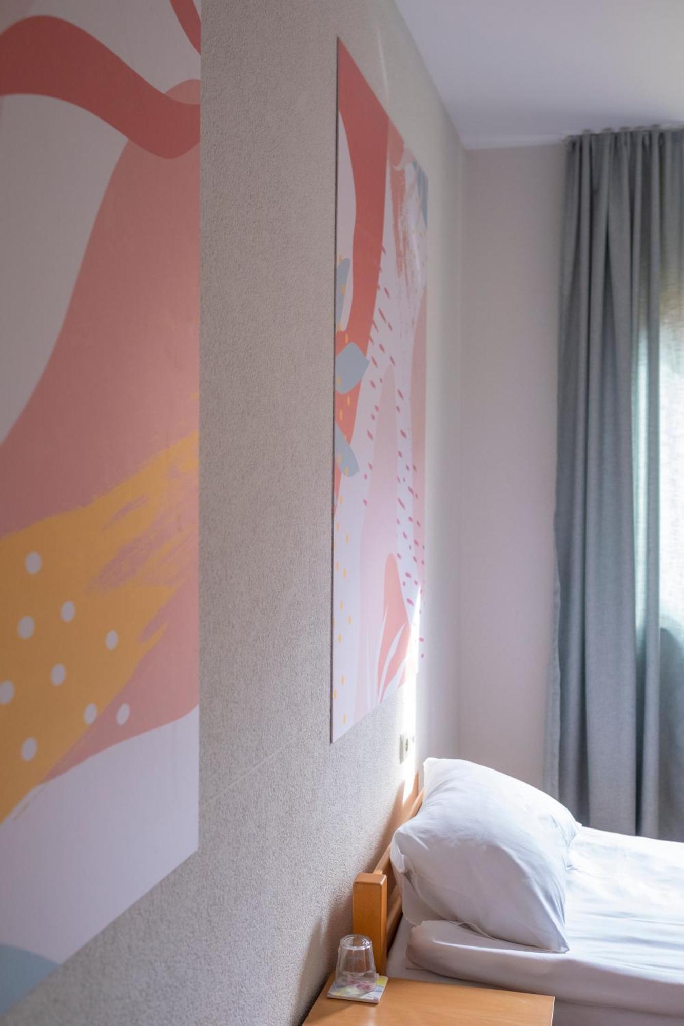 Mint Hotel Prizren Phòng bức ảnh